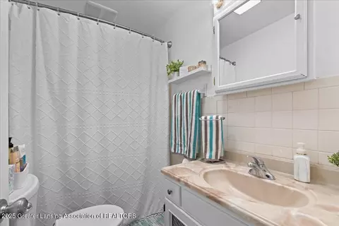 Bath - 2189 N Aurelius Rd, Holt, MI 48842 photo 1 of 1