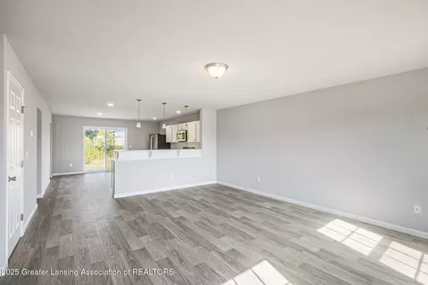 3012 Moccasin Dr, Dewitt, MI 48820 photo 5