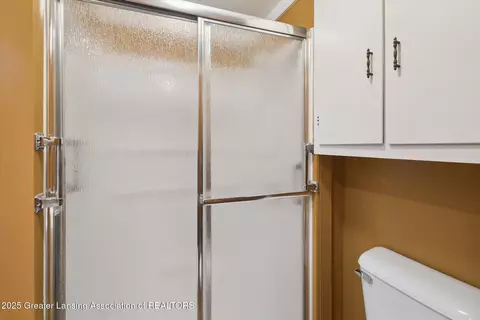 Bath - 508 W 3rd St, Charlotte, MI 48813 photo 2 of 2