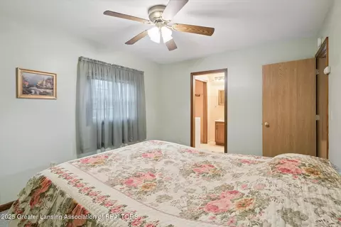 Bedroom - 508 W 3rd St, Charlotte, MI 48813 photo 3 of 7