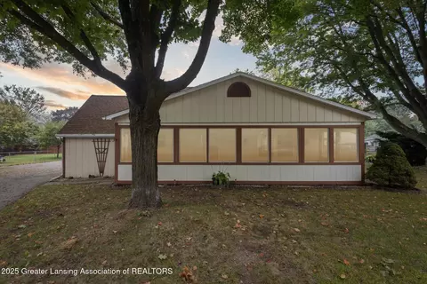 508 W 3rd St, Charlotte, MI 48813