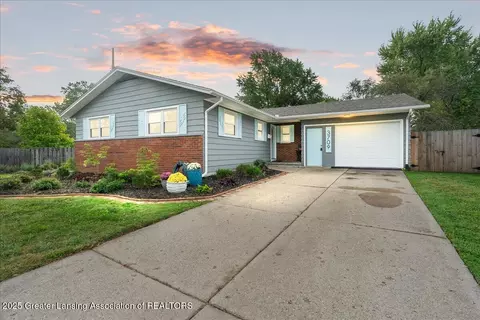 3709 Pino Dr, Lansing, MI 48906