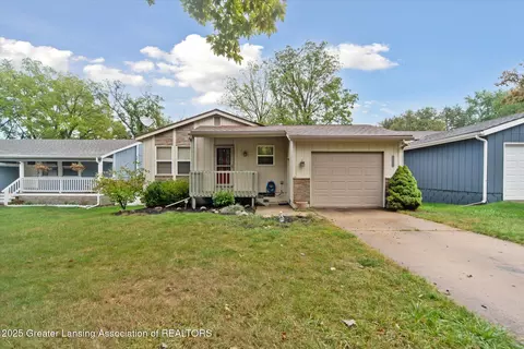 2727 Aurora Dr, Lansing, MI 48910