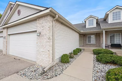 1833 Willow Creek Dr, Lansing, MI 48917