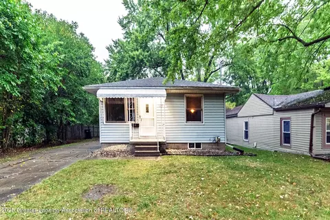 105 Cox Blvd, Lansing, MI 48910