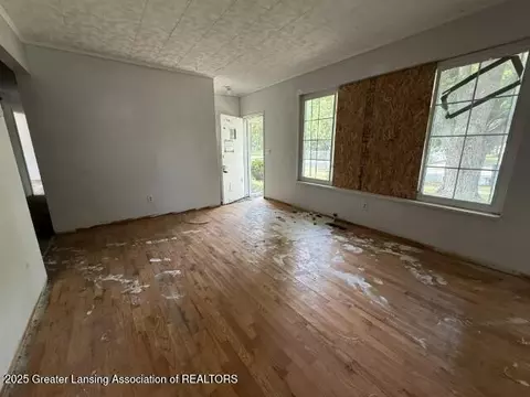 Living - 3115 Risdale Ave, Lansing, MI 48911 photo 1 of 3
