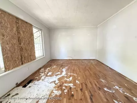Living - 3115 Risdale Ave, Lansing, MI 48911 photo 2 of 3