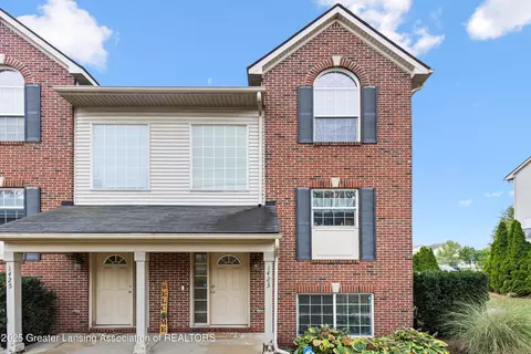1423 Academy Ln, Lansing, MI 48906