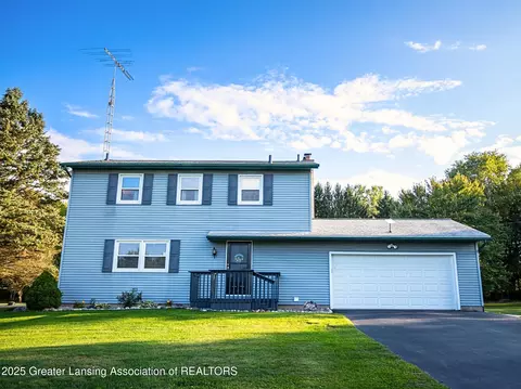 4240 E Round Lake Rd, Laingsburg, MI 48848