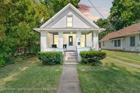 1032 Kelsey Ave, Lansing, MI 48910