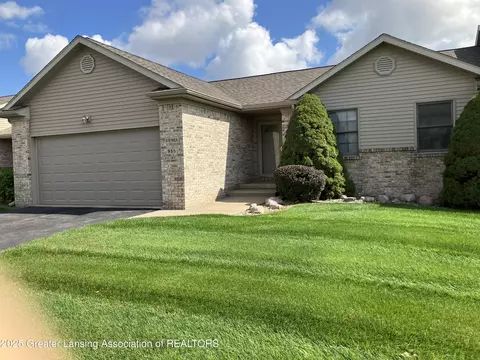 955 Emerald Dr #35, Charlotte, MI 48813