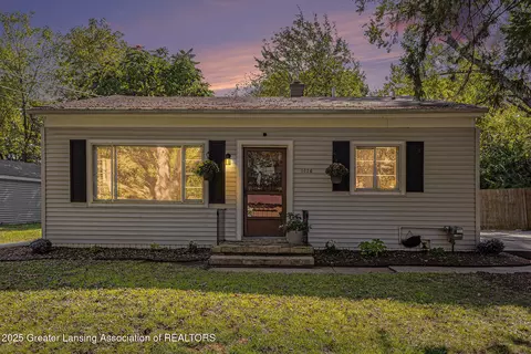 1626 River Terrace Dr, East Lansing, MI 48823