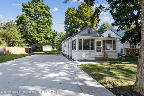 540 W Berry Ave, Lansing, MI 48910