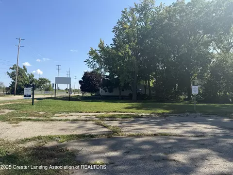 2517 W Michigan Ave, Lansing, MI 48917