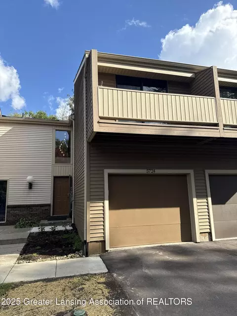 5724 Lebaron Ct, East Lansing, MI 48823