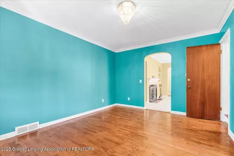 Living - 1124 Pershing Ave, Lansing, MI 48910 photo 4 of 4
