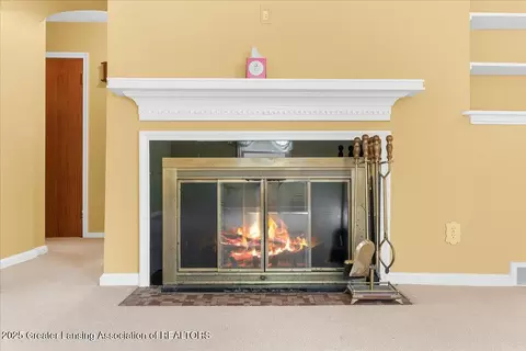 Living - 1124 Pershing Ave, Lansing, MI 48910 photo 3 of 4
