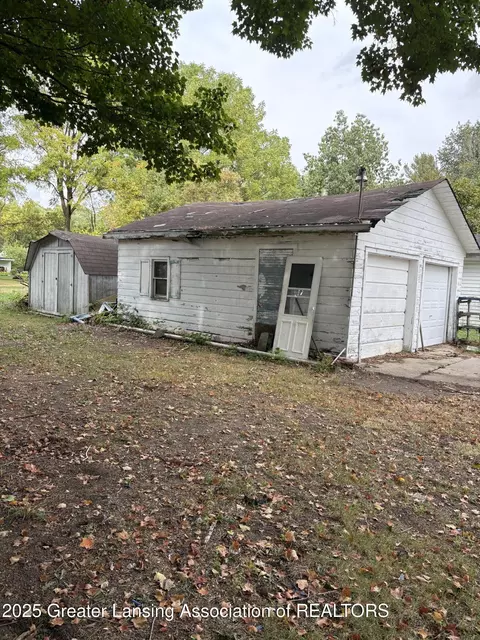 Exterior - 722 Cherry St, Charlotte, MI 48813 photo 2 of 3