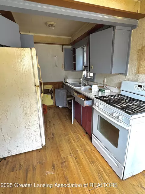 Kitchen - 722 Cherry St, Charlotte, MI 48813 photo 1 of 1