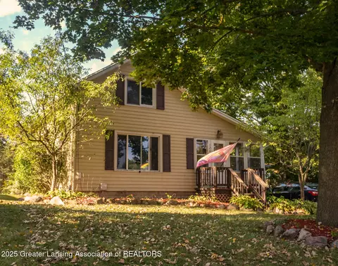 126 E Hamilton St, Dimondale, MI 48821