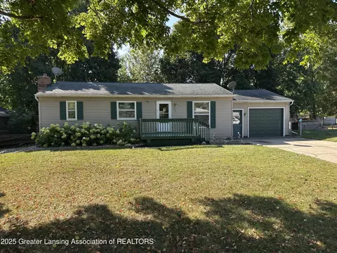 827 Walnut St, Charlotte, MI 48813