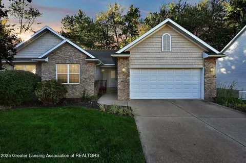 1521 Nottingham Forest Trl, Williamston, MI 48895