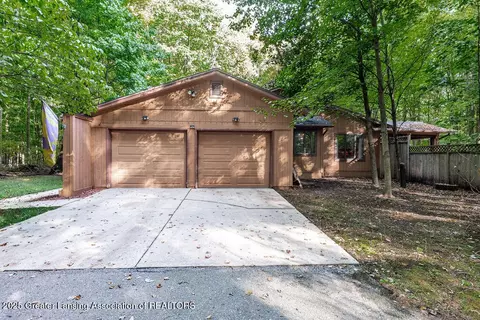 1569 Willoughby Rd, Mason, MI 48854