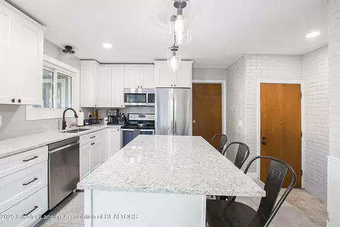 Kitchen - 1335 Maycroft Rd, Lansing, MI 48917 photo 1 of 3