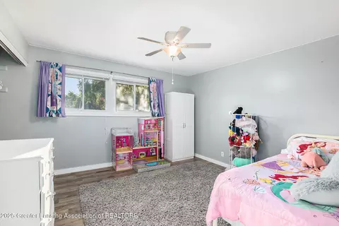 Bedroom - 1335 Maycroft Rd, Lansing, MI 48917 photo 2 of 4