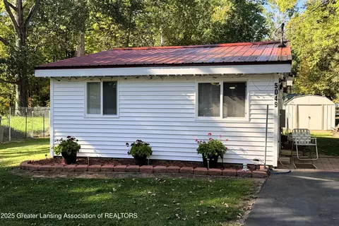 5049 Wedgewood Dr, Harrison, MI 48625