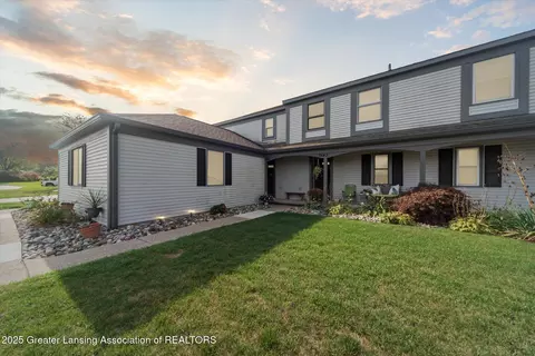 7441 Creekside Dr #4, Lansing, MI 48917