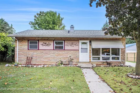 303 Katheryn St, Mason, MI 48854