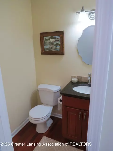 Bath - 1111 Lacosta Dr, Dewitt, MI 48820 photo 2 of 6