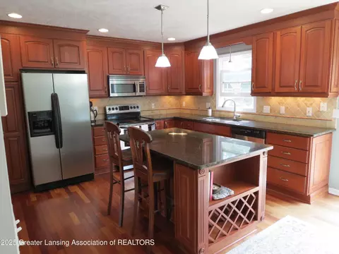 Kitchen - 1111 Lacosta Dr, Dewitt, MI 48820 photo 2 of 3