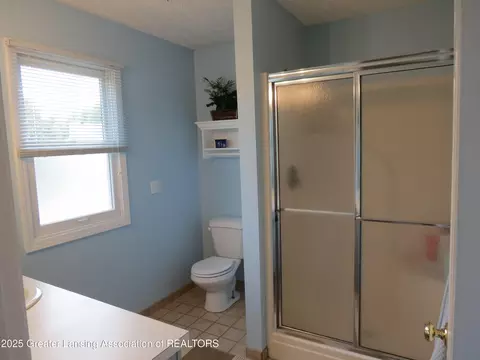 Bath - 1111 Lacosta Dr, Dewitt, MI 48820 photo 3 of 6