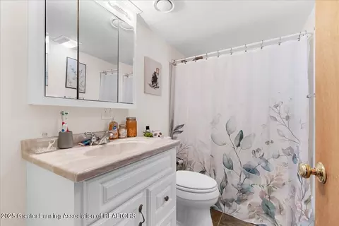 Bath - 7519 Echo Ln, Lansing, MI 48917 photo 3 of 4
