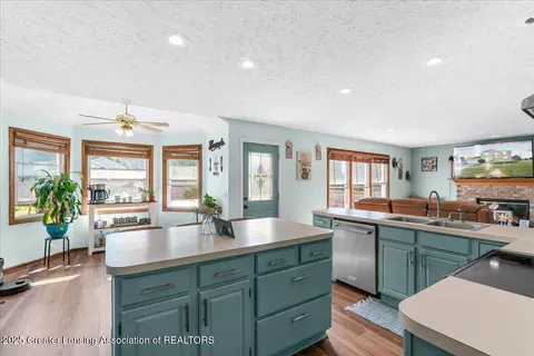 Kitchen - 7519 Echo Ln, Lansing, MI 48917 photo 1 of 3