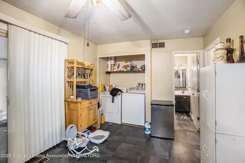 706 E Railroad St, Saint Johns, MI 48879 photo 10