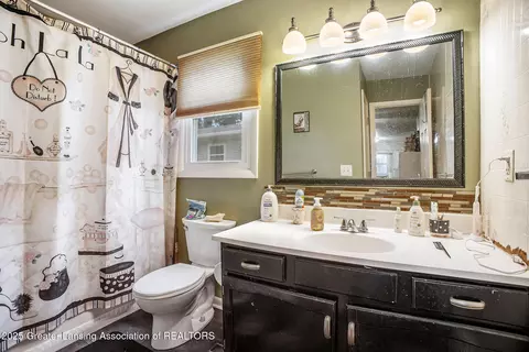 706 E Railroad St, Saint Johns, MI 48879 photo 13