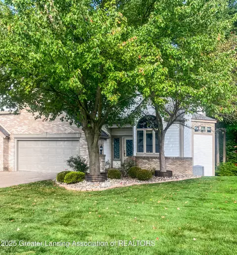 1205 Woodmeadow #201, Lansing, MI 48917