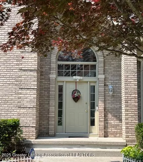 3555 Breezy Point Dr, Okemos, MI 48864