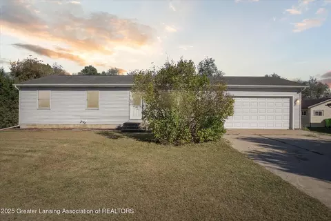 5791 Oakpoint Rd, Jackson, MI 49201