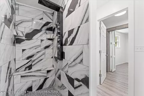 Entry Way - 422 E Second St, Perry, MI 48872 photo 2 of 3
