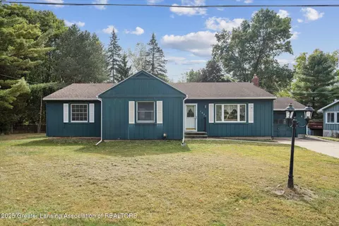 1827 Towner Rd, Haslett, MI 48840