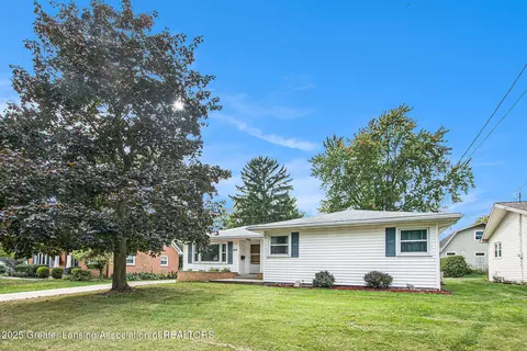 840 Belknap St, Grand Ledge, MI 48837