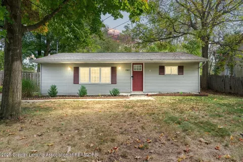 2360 Gilbert Rd, Lansing, MI 48911