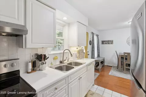 Kitchen - 6223 Beechfield Dr, Lansing, MI 48911 photo 3 of 3