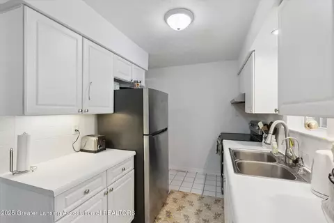 Kitchen - 6223 Beechfield Dr, Lansing, MI 48911 photo 1 of 3