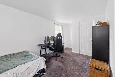 Bedroom - 6223 Beechfield Dr, Lansing, MI 48911 photo 1 of 5