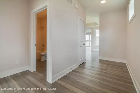 Entry Way - 982 Norway Dr, Fowler, MI 48835 photo 1 of 3